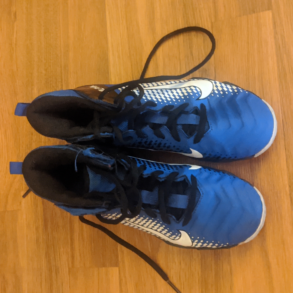 Boys Nike Alpha cleats